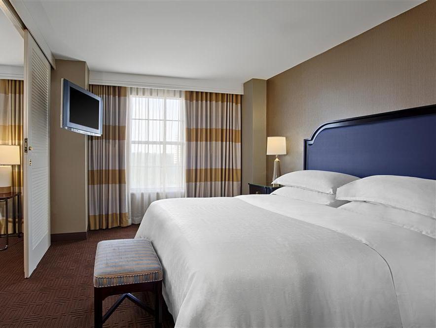 Sheraton Galleria Hotel 3*