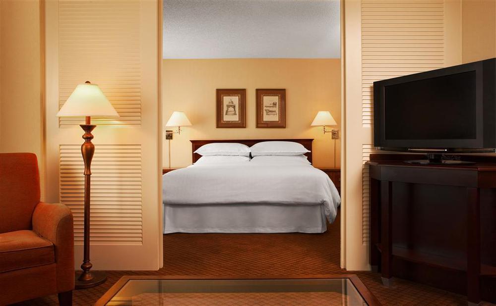 Sheraton Galleria 3*