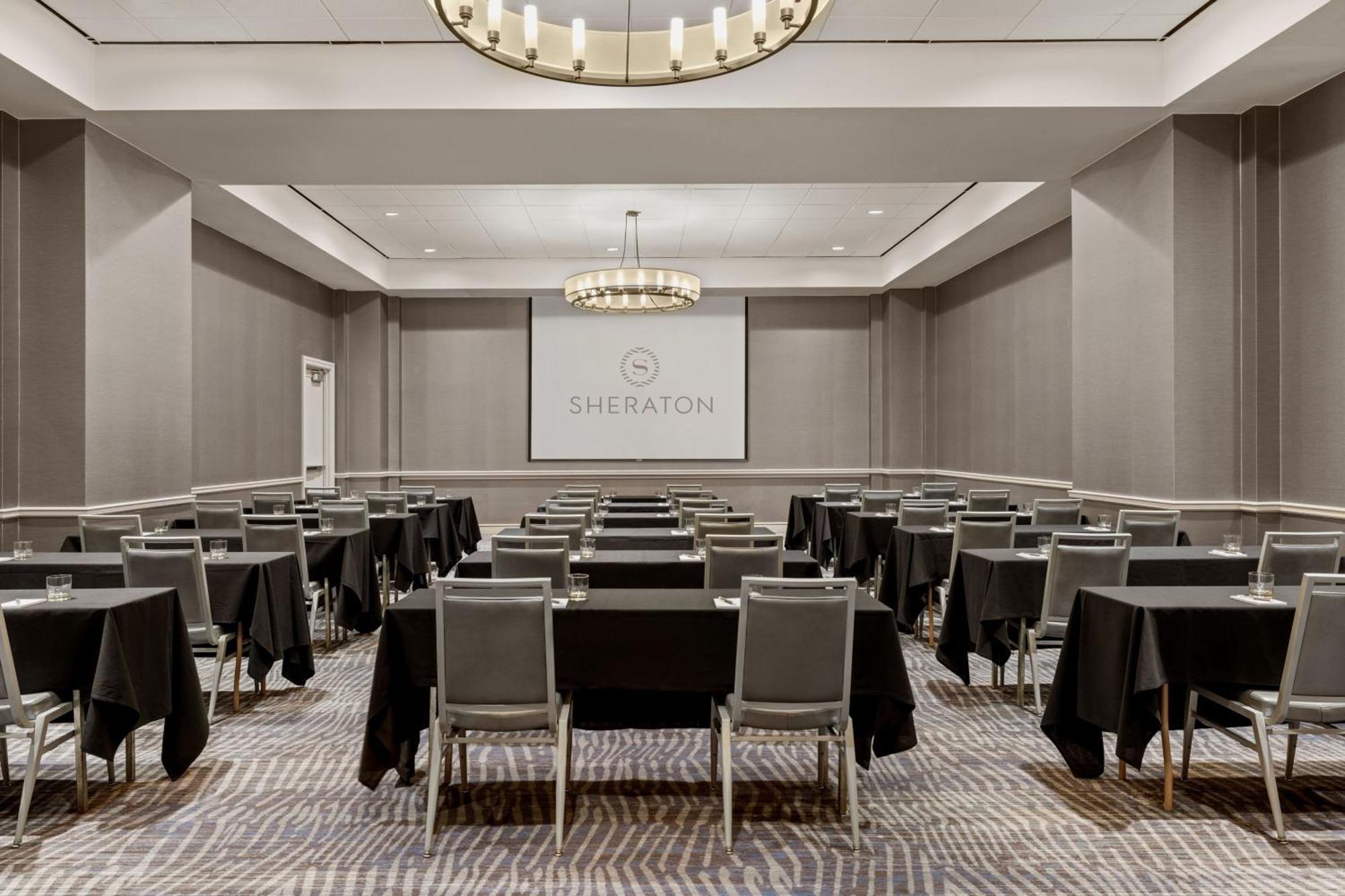 Sheraton Galleria Atlanta 3*